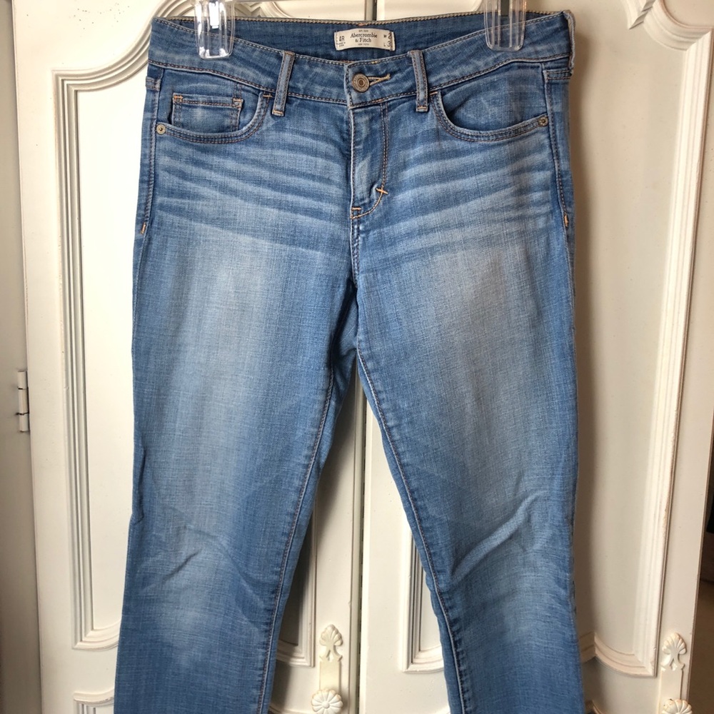 Abercrombie & Fitch light wash denim jeans